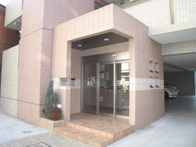 シャルマン（柳島町）のエントランス