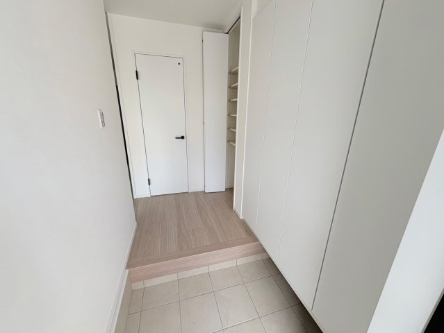 神戸市西区池上1丁目　新築戸建の玄関