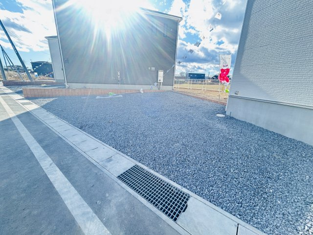 新築　太田市下田島町第5　クレイドルガーデン　2号棟の駐車場|現地写真　駐車スペースは並列3台分可能です！

