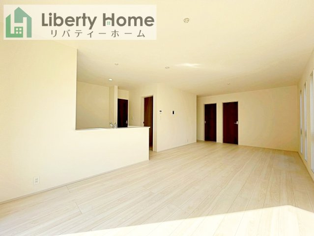 城里町石塚15期　新築戸建　2号棟の居間・リビング