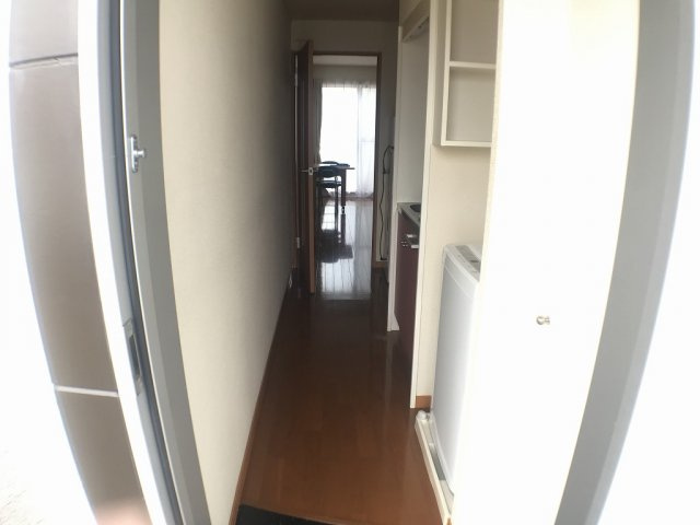 レオパレスパーシモンの玄関