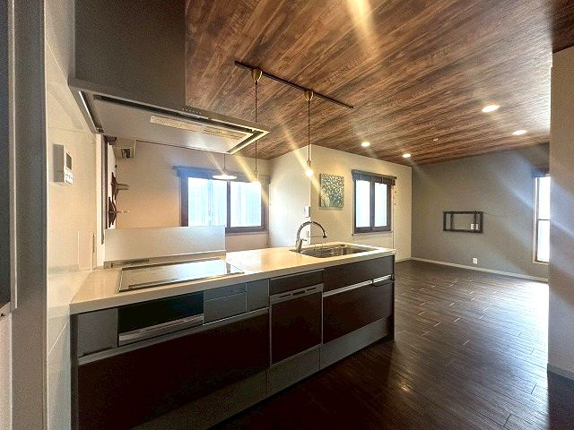 【キッチン】 | 南区大楠1丁目戸建 | IHクッキングヒーター・食洗機付です。