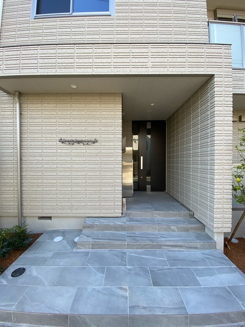 Grande Denenchofuのエントランス