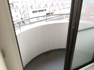 【バルコニー】 | ウィステリアジョインマンション | バルコニーからの眺めを楽しみながら食事をしませんか