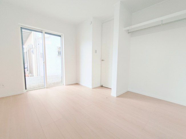 【洋室】 | 板橋区高島平5丁目　新築戸建 | ◇陽の注ぐ１階洋室◇