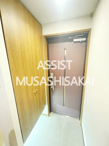 高木ビルの玄関