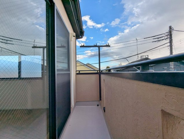 練馬区南大泉4丁目のバルコニー|南に面したバルコニー
バルコニーは2か所設けているので毎日のお洗濯物も快適に干すことができます