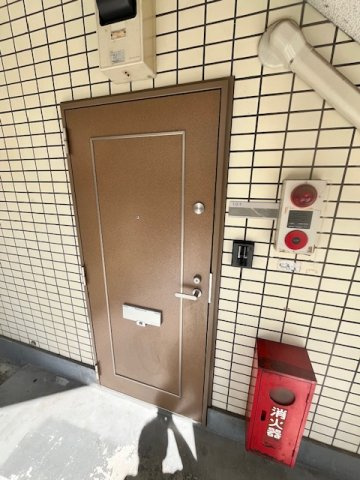 第一木野マンションのエントランス