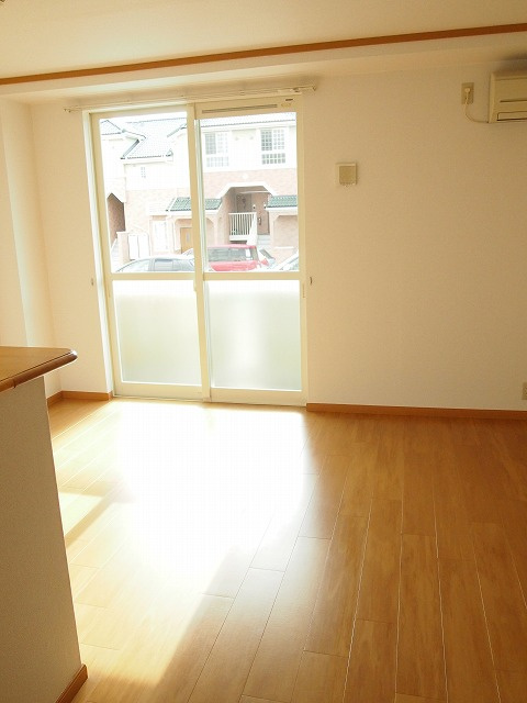 グランデカメリア山の手Ⅱの居間・リビング