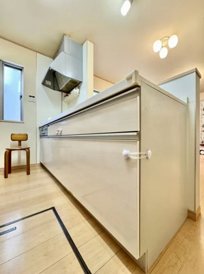 【キッチン】 | 葛飾区西水元5丁目中古住宅 | ワイドで収納豊富なシステムキッチン・