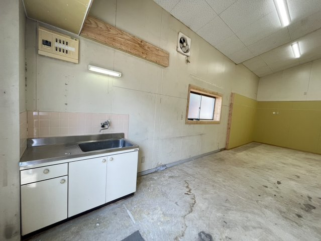 久々知西町二丁目貸工場のキッチン