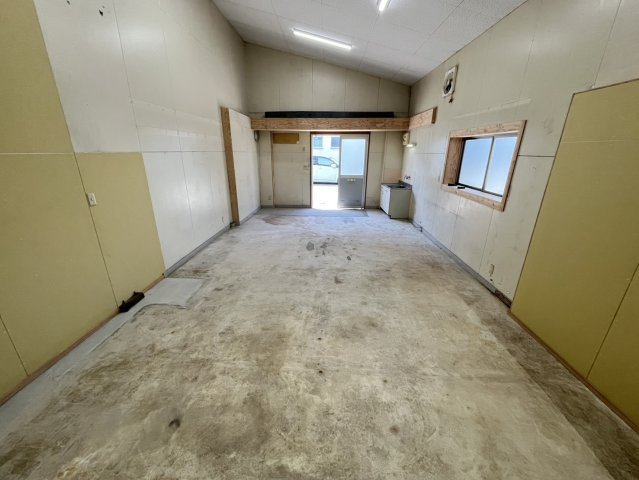久々知西町二丁目貸工場の内装