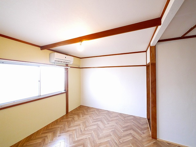 ロイヤル学園前P-Ⅱの洋室|ゆったりした洋室です