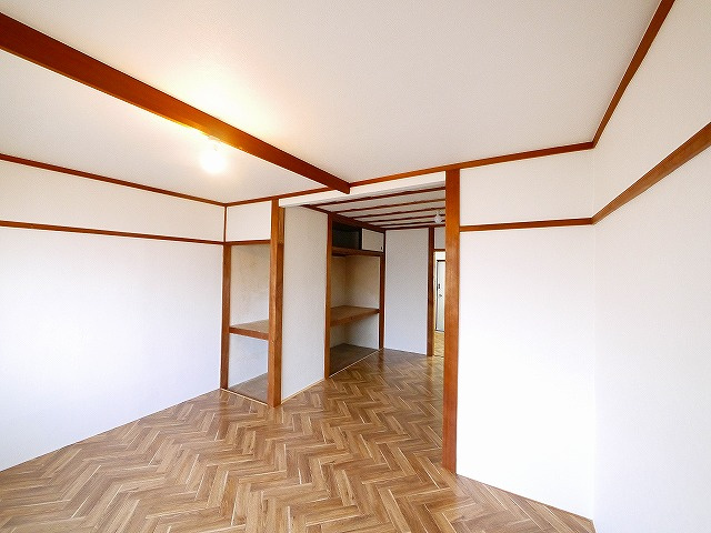 ロイヤル学園前P-Ⅱの洋室|コンパクトで使いやすい洋室です