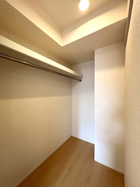 メゾン・シュシュの収納|ウォークインクローゼットです