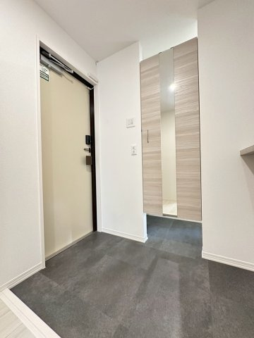 クラシスト千里丘上の玄関