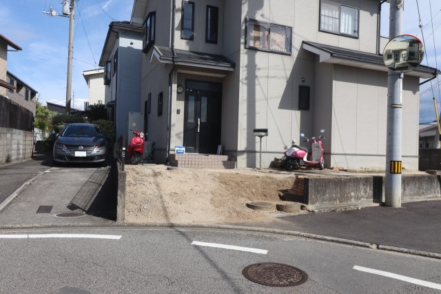 【前面道路含む現地写真】の画像
