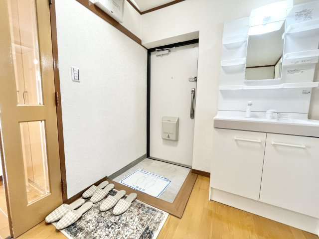 香里三井第四次住宅A30号棟の玄関|ゆったりとした玄関です