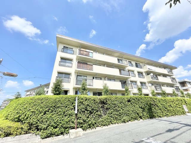 香里三井第四次住宅A30号棟の外観|建物外観を気になさる方へ、見た目の良い物件です