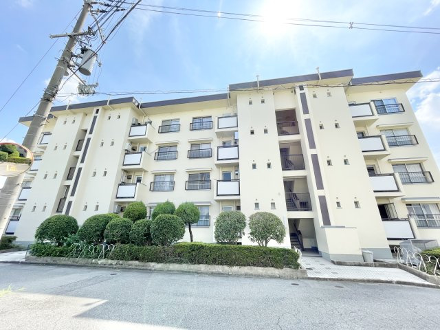 香里三井第四次住宅A30号棟の外観|建物外観を気になさる方へ、見た目の良い物件です