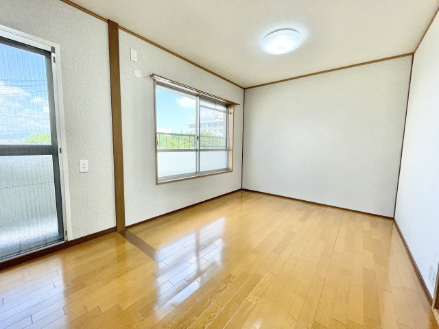 香里三井第四次住宅A30号棟の居間・リビング|3DK　全居室収納スペースあり♪