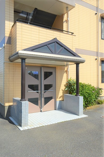 クレール清水のエントランス