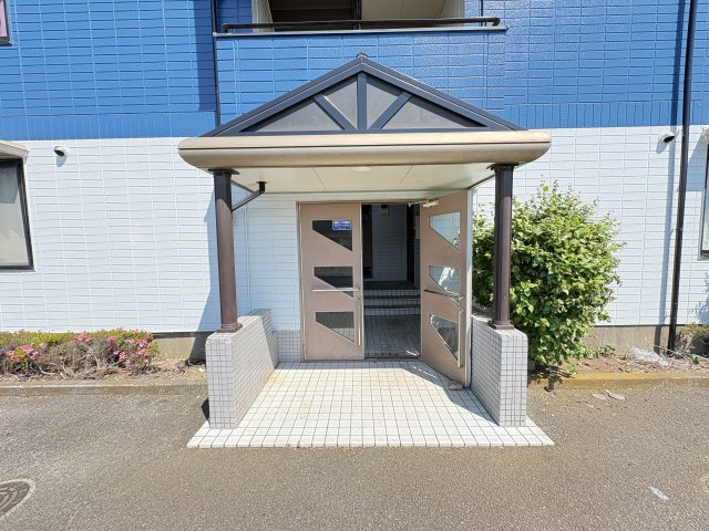 クレール清水のエントランス