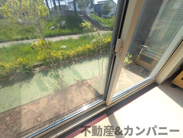 南白水の広々メーターモジュール築15年のおうち！！の庭|お隣はお散歩が気持ちいい公園♪