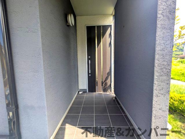 南白水の広々メーターモジュール築15年のおうち！！の玄関|住宅ローンのご相談承ります！ベストな融資先を一緒に考えましょう！