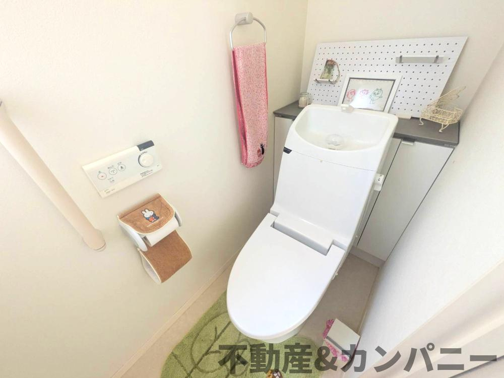 南白水の広々メーターモジュール築15年のおうち！！のトイレ|清潔感のある明るいトイレです