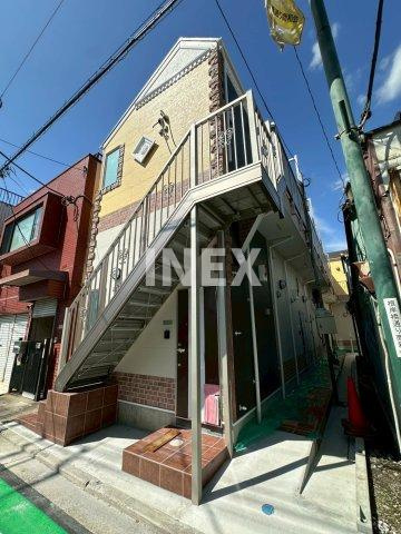 横浜市磯子区丸山２丁目のアパートの外観