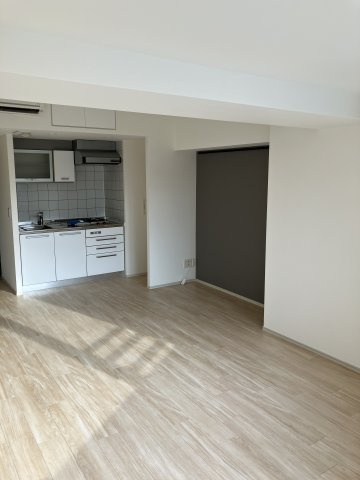 プライムアーバン四谷外苑東の居間・リビング|使いやすい居間です