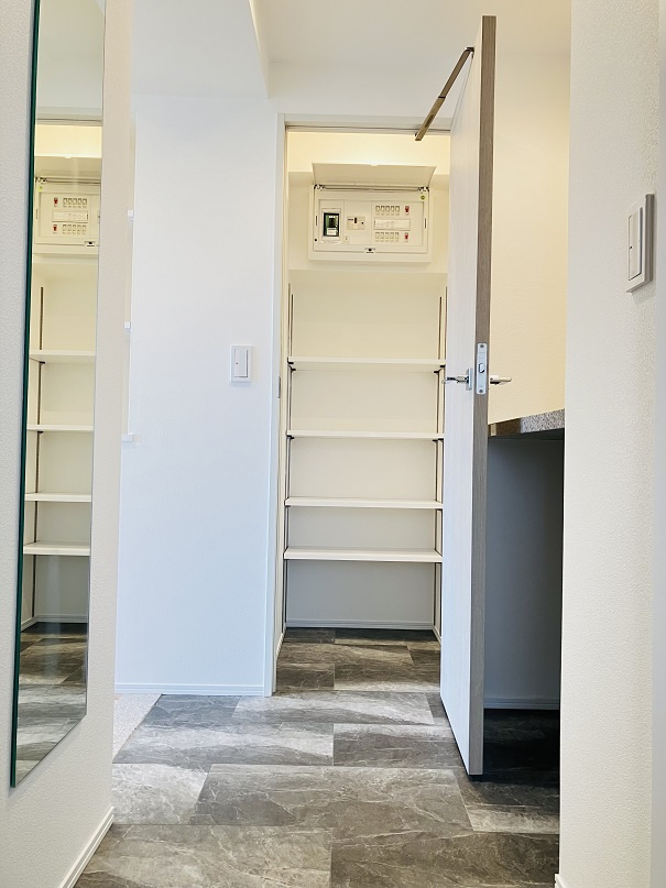 プライムアーバン四谷外苑東の収納|ちょっとした収納スペースも充実しています