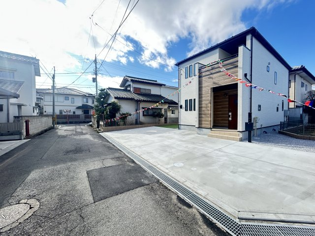 新築　高崎市双葉町　Heartful　Town　１号棟の前面道路含む現地写真|現地写真　北側接道幅員2約ｍ　東側接道幅員約5ｍ