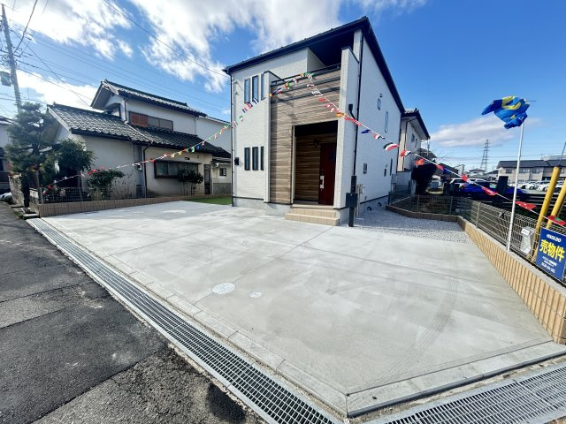 新築　高崎市双葉町　Heartful　Town　１号棟の駐車場|現地写真　駐車スペースは並列4台分可能です！
