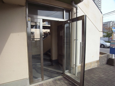 【エントランス】 | サウスビラITO