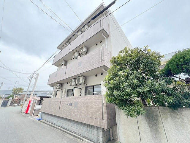ルミナリィ上新庄の外観