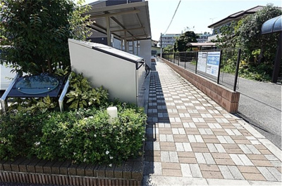 【エントランス】 | ルミエール陽南