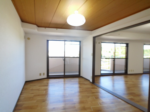 タワーア・ラ・モードの洋室