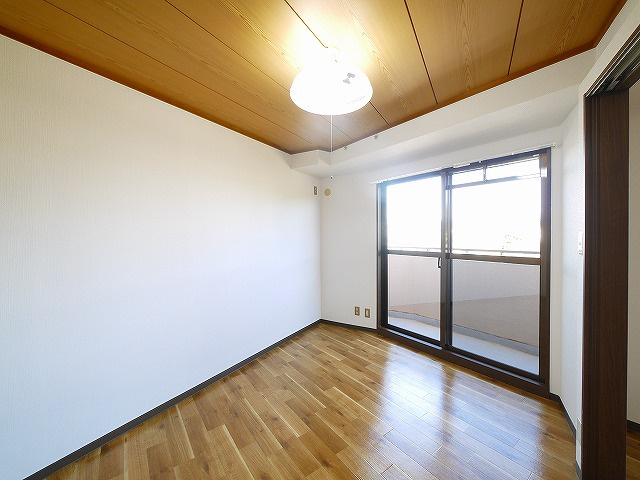 タワーア・ラ・モードの洋室