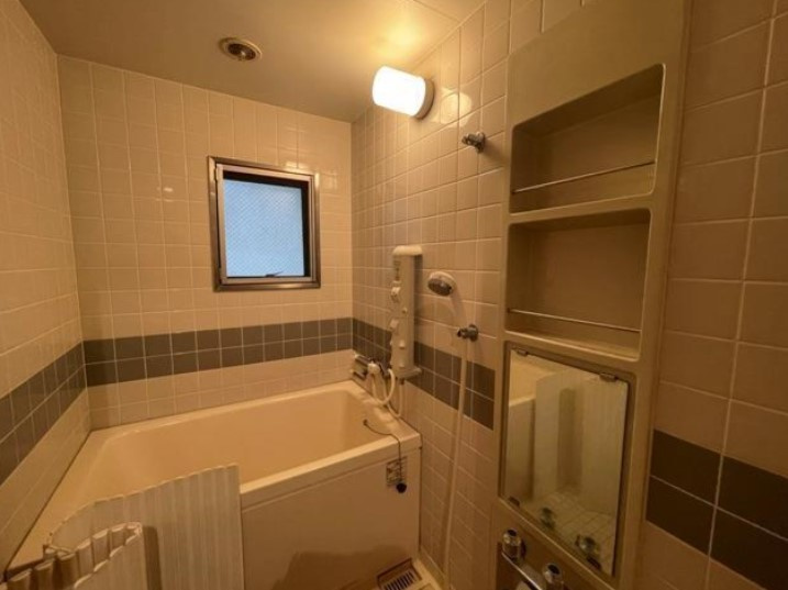 ローレル東生駒の浴室