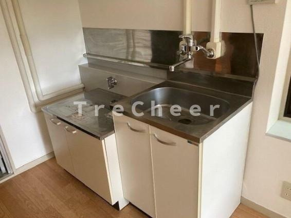 第二請地ビルのキッチン