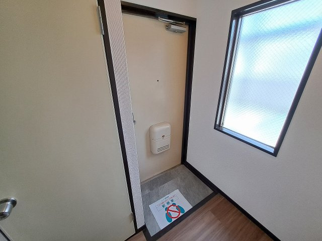 ハイツ南甲子園の玄関