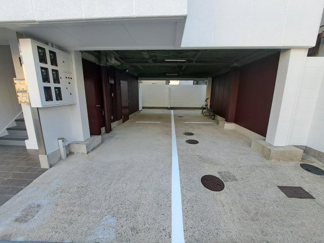 ハイツ南甲子園の駐車場