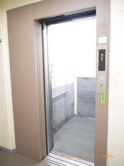 【その他共用部分】 | 勿論エレベーターが備え付けられています。