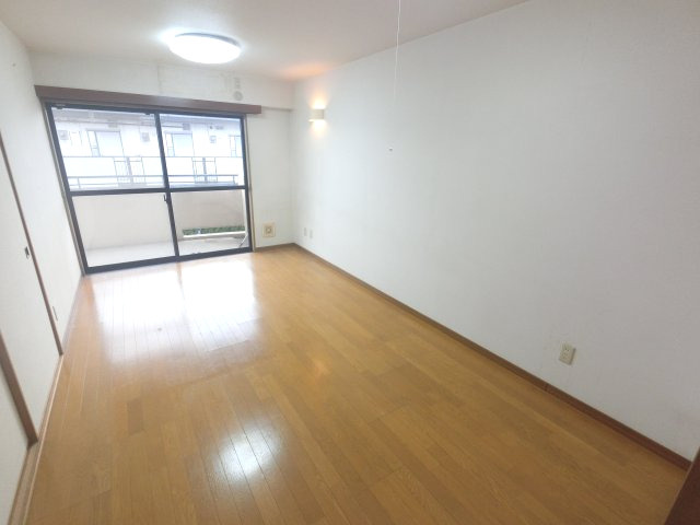 【居間・リビング】 | ケンジントンコート成田