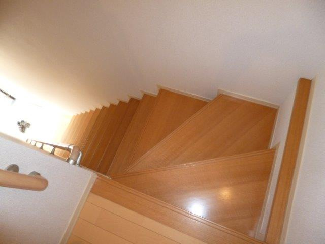 エクリールＣのその他|階段