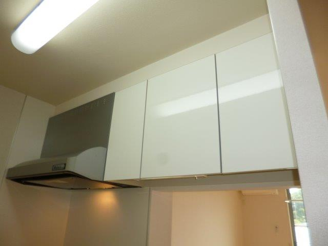 エクリールＣのキッチン|キッチン上収納