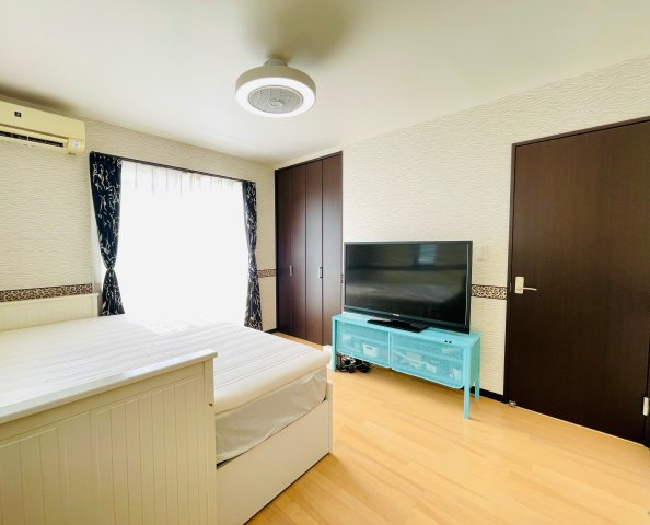 あきる野市平沢　オール電化付 中古戸建の洋室|2階洋室