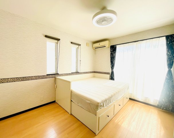 あきる野市平沢　オール電化付 中古戸建の洋室|2階洋室